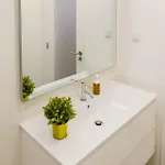 Charm House Apartment *